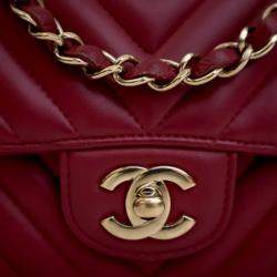 Pre Owned حقيبة شانيل بغطاء كلاسيكي صغير مستطيل من جلد الخروف للشاكتة