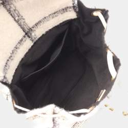 Pre Owned حقيبة ظهر شانيل كو كو مارك قماش أبيض أسود