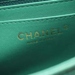 Pre Owned حقيبة شانيال صغيرة كتف من جلد الخراف بلون أخضر مع تطريز متعرج