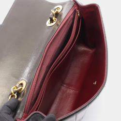 Pre Owned حقيبة كتف شانيل مادموازيل كبيرة بعلامة كوكو غطاء مفرد من جلد الخراف سوداء