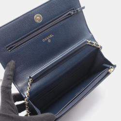 مملوكة م سبقًا حقيبة كتف شانيل ١٩ شانيل جلد عجل محبب كحلي