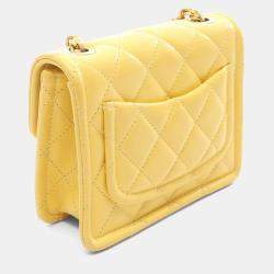 Pre Owned حقيبة كتف شانيل ماتلاسه جلد العجل أصفر