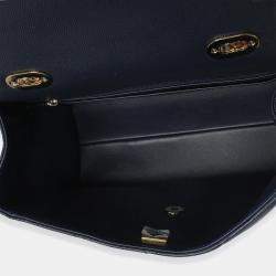 مملوكة مسبقًا حقيبة شاينل بيد علوية كافيار مبطن تويست ريترو أزرق كحلي