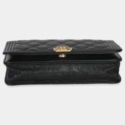 مملوكة مسبقًا Chanel Black Quilted Caviar Boy Wallet On Chain