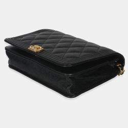 مملوكة مسبقًا Chanel Black Quilted Caviar Boy Wallet On Chain