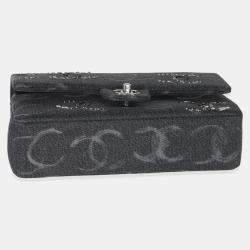 Pre Owned حقيبة شانيل سوداء من الجينز بالترتر شعار CC كلاسيكية متوسطة بغطاء مزدوج