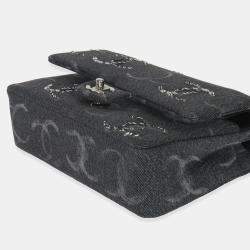 Pre Owned حقيبة شانيل سوداء من الجينز بالترتر شعار CC كلاسيكية متوسطة بغطاء مزدوج