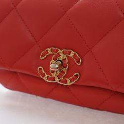 Pre Owned Chanel 19 Quilted Mini Lambskin Leather Waist Bag