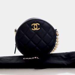 Pre Owned Chanel Round Pearl Chain Mini Lambskin Leather Clutch Bag