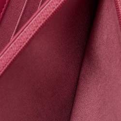 مملوكة مسبقًا محفظة شانيال WOC جلد براءات اختراع مبطن وردية وه سلسلة