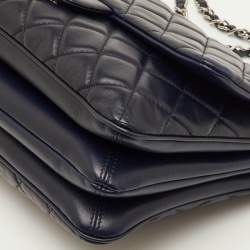 مملوكة مسبقًا حقيبة شانيل قلاب جلد مبطن أزرق كحلي