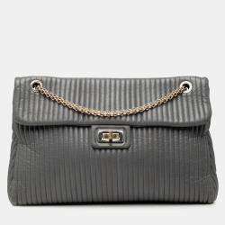 Pre Owned حقيبة شانيل قفل مادمواغزيل بياجوكس جلد العجل اللامع المخيط عمودي