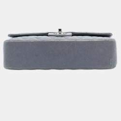 Pre Owned حقيبة شانيل كلاسيك متوسطة بلون رمادي جلد حمل مزدوجة الغطاء