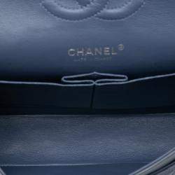 Pre Owned حقيبة شانيل كلاسيك متوسطة بلون رمادي جلد حمل مزدوجة الغطاء