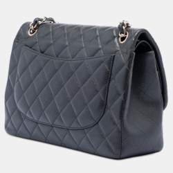 مملوكة مسبقًا Chanel Black Jumbo Classic Caviar Double Flap