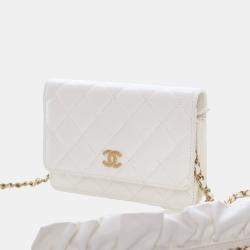 Pre Owned Chanel White Lambskin Romance Wallet On Chain