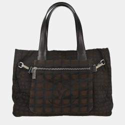 مملوكة مسبقًا حقيبة شانيل براون جاكار نايلون ترافيل لاين توت