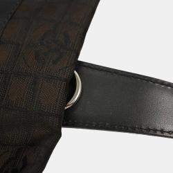 مملوكة مسبقًا حقيبة شانيل براون جاكار نايلون ترافيل لاين توت