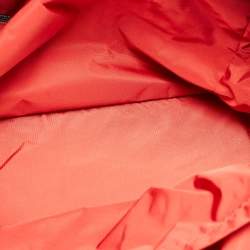 Pre Owned حقيبة دافل شانييل خط السفر مطبوعة مبطنة أسود/أبيض نيلون