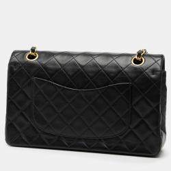 Pre Owned حقيبة شانيال كلاسيكية متوسطة مزدوجة بغطاء من جلد الحمل سوداء
