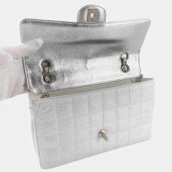 Pre Owned Chanel New Travel Line Chocobar Chain Shoulder Bag In Nylon Jacquard And Leather White