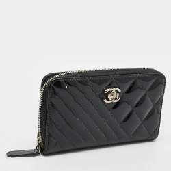 مملوكة مسبقًا Chanel CC Black Quilted Patent Leather Zip Around Wallet