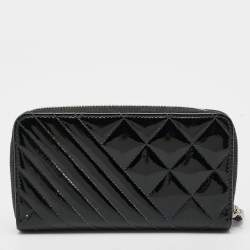 مملوكة مسبقًا Chanel CC Black Quilted Patent Leather Zip Around Wallet