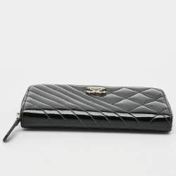 مملوكة مسبقًا Chanel CC Black Quilted Patent Leather Zip Around Wallet