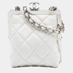 Pre Owned Chanel White Lambskin and Acrylic Kiss Clutch with Chain