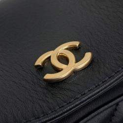 Pre Owned Chanel Black Leather Chevron Bucket Bag
