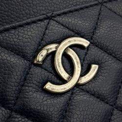 Pre Owned Chanel Blue Caviar Leather Chain Shoulder Bag