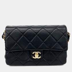 Pre Owned حقيبة شانيل سوداء من الجلد بغطاء وسلاسل لحمل الكتف