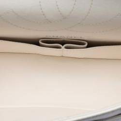 Pre Owned Chanel White Quilted Aged Lambskin Leather 2.55 Reissue 225 Double Flap Bag