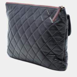 Pre Owned Chanel Black Medium CC Quilted Lambskin Flap Cosmetic Case