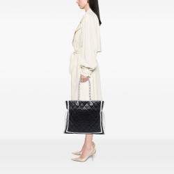مملوكة مسبقًا Chanel Black White Paris Venice Quilted Lambskin Lido Tote