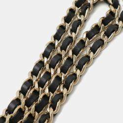 مملوكة مسبقًا Chanel Round Chain Shoulder Pochette In Houndstooth Tweed With Boa Ivory And Black
