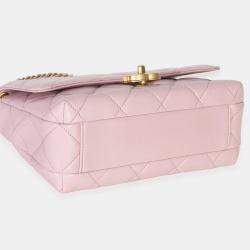 مملوكة مسبقًا Chanel Pink Shiny Quilted Calfskin Mini Pearl Logo Flap Bag