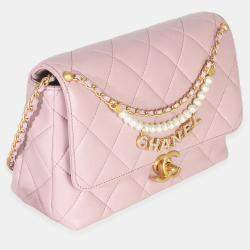 مملوكة مسبقًا Chanel Pink Shiny Quilted Calfskin Mini Pearl Logo Flap Bag