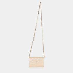 Pre Owned Chanel Beige Iridescent Quilted Lambskin Paris Hamburg Pearl Clutch With Chain