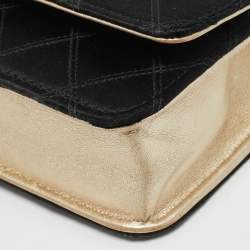 مملوكة مسبقًا محفظة شانيل كلاسيك جلد كافيار مبطن أزرق أخضر على السلسلة