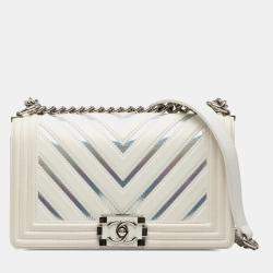 مملوكة مسبقًا Chanel White Old Medium Chevron Lambskin and Iridescent PVC Boy Flap