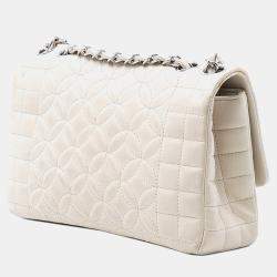 مملوكة مسبقًا حقيبة شانيل غطاء بغرافيك للسيدات جلد خروف مبطن أبيض