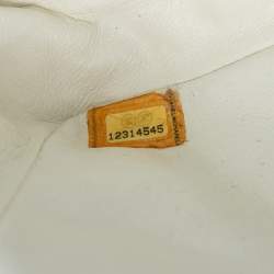 Pre Owned حقيبة شانيل قفل مزدوج كلاسيك كافيار متوسطة بيضاء