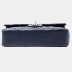 مملوكة مسبقًا Chanel Blue Medium Classic Caviar Double Flap