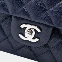 مملوكة مسبقًا Chanel Blue Medium Classic Caviar Double Flap