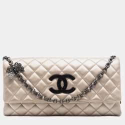 مملوكة مسبقًا Chanel Gold CC Quilted Metallic Lambskin Butterfly Chain Clutch