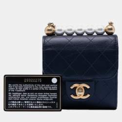 مملوكة مسبقًا Chanel Blue Mini Goatskin Chic Pearls Clutch On Chain