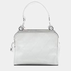 مملوكة مسبقًا Chanel White Lambskin Ultimate Soft Frame Handbag