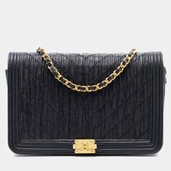 Pre Owned Chanel Black Pleated Crumpled Chevron Calfskin Le Boy Wallet On Chain