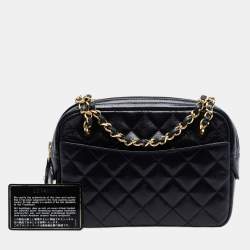 مملوكة مسبقًا Chanel Black Mini CC Quilted Lambskin Pocket Chain Camera Bag